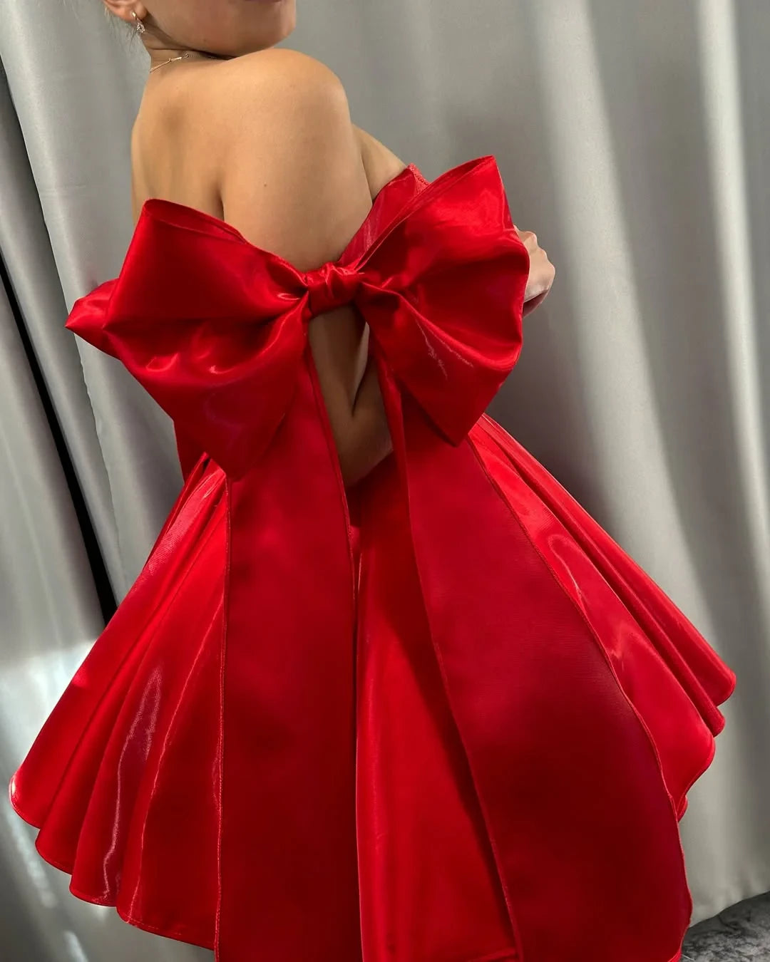 Stunning A-Line Sweetheart Off-Shoulder Bow-Accent Glitter Red Short Homecoming Dresses