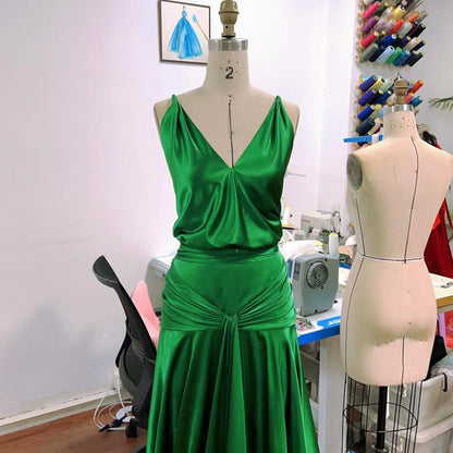 Elegant A-Line V-Neck Ruched Waist Satin Emerald Green Floor-Length Prom Dress for Women