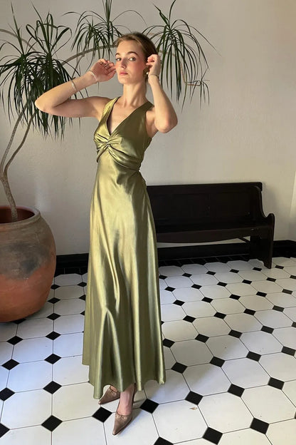 Stylish Fitted Off the Shoulder Sleeveless Satin Sweep/Brush Train Prom Dress