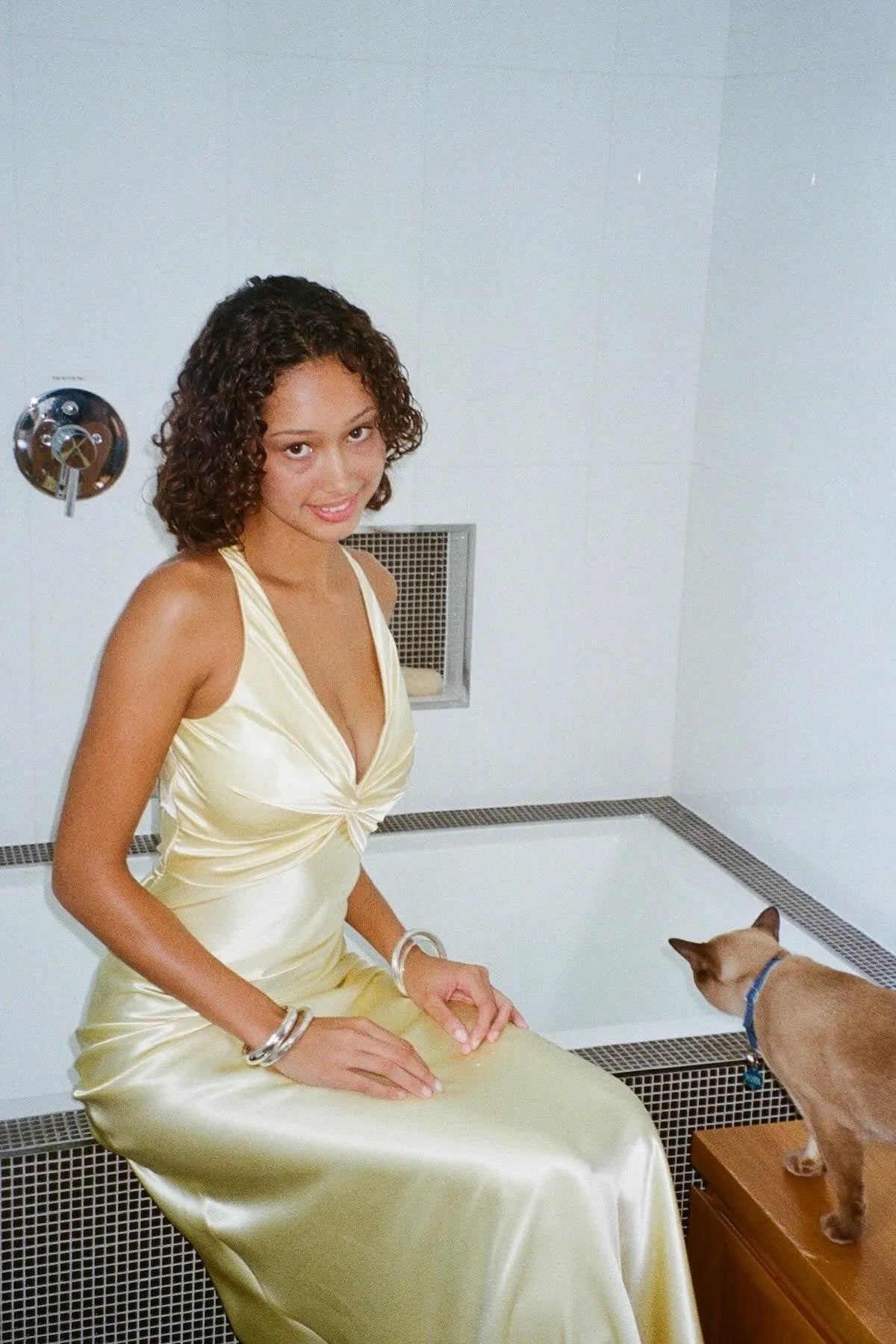 Stylish Fitted Off the Shoulder Sleeveless Satin Sweep/Brush Train Prom Dress