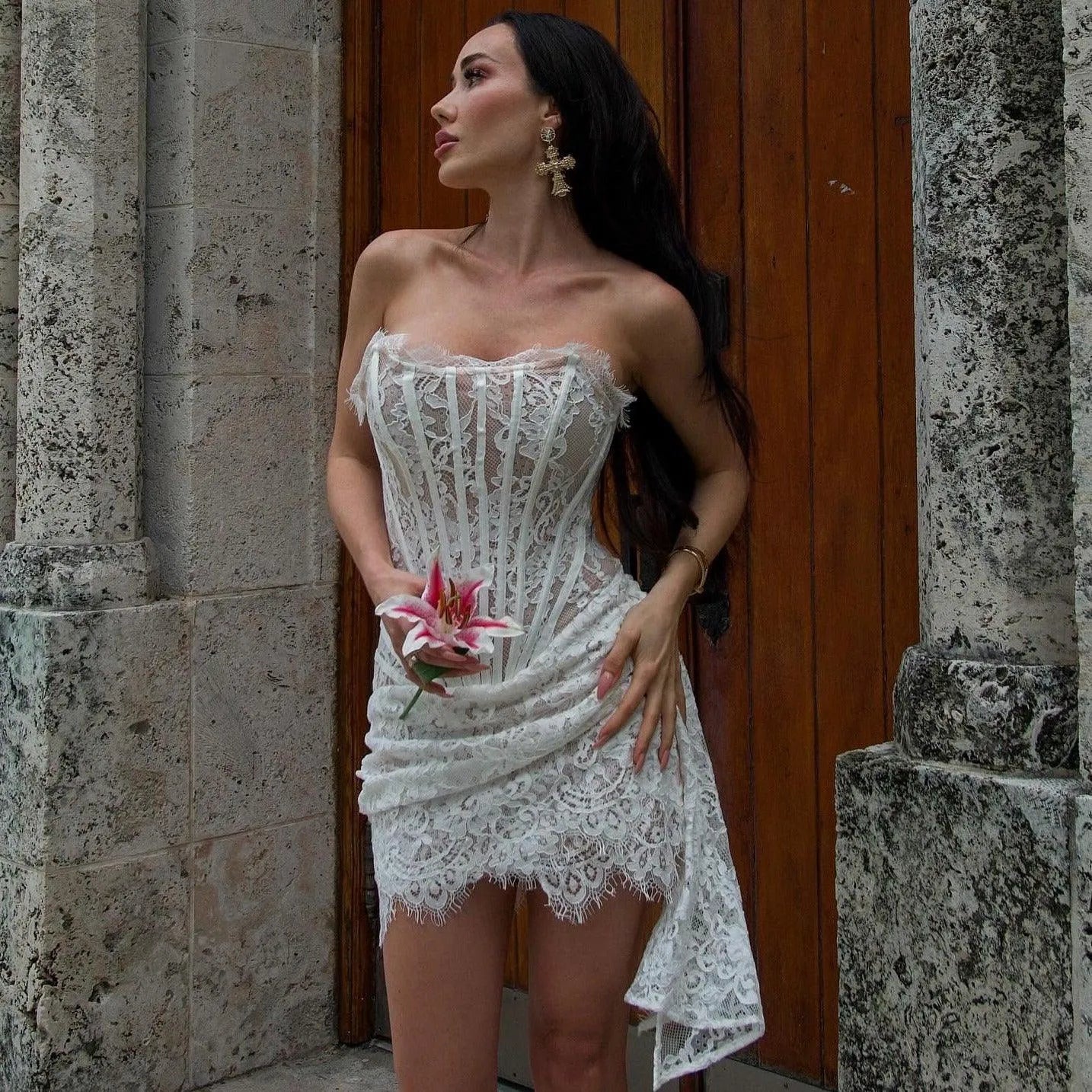 Sultry Sheath Strapless Corset Lace White Mini Homecoming Dress For Women