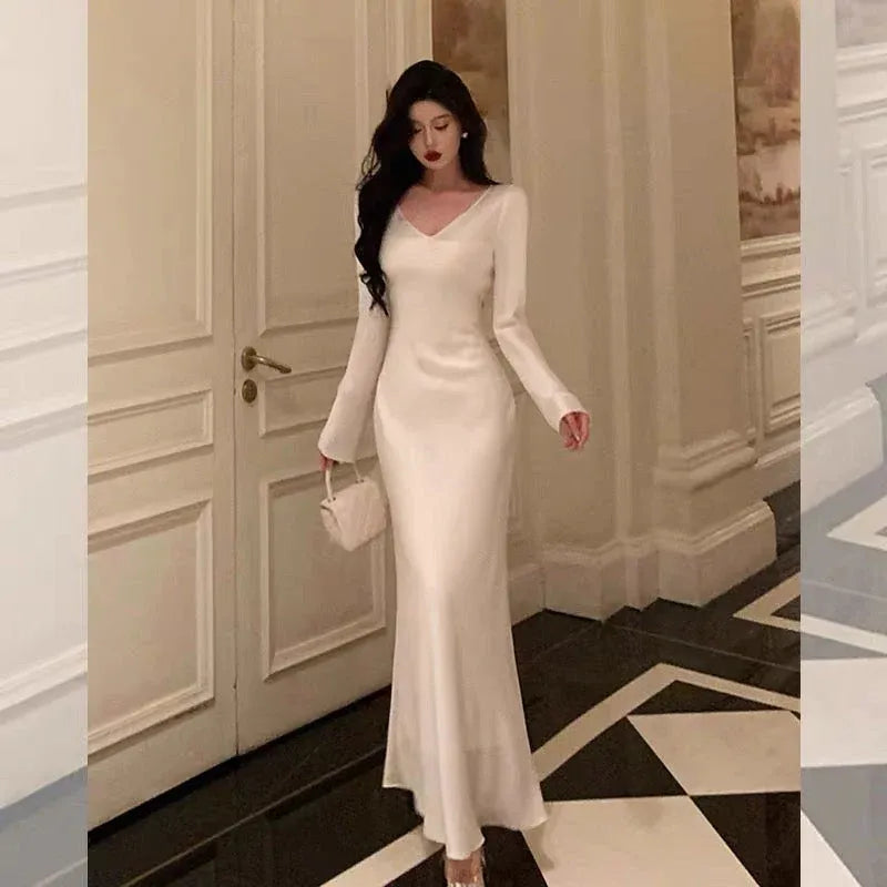 Timeless Elegance Mermaid V-Neck Long-Sleeve Satin Ivory Maxi Prom Dress for Women ready to ship
