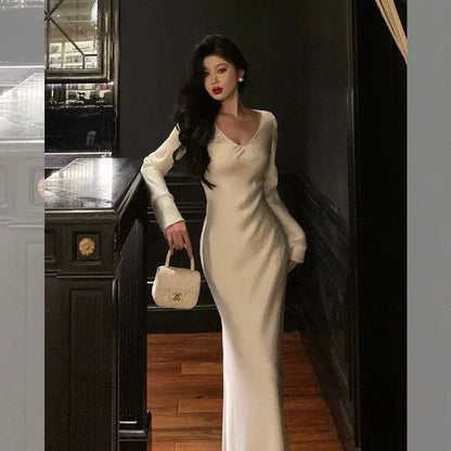 Timeless Elegance Mermaid V-Neck Long-Sleeve Satin Ivory Maxi Prom Dress for Women ready to ship
