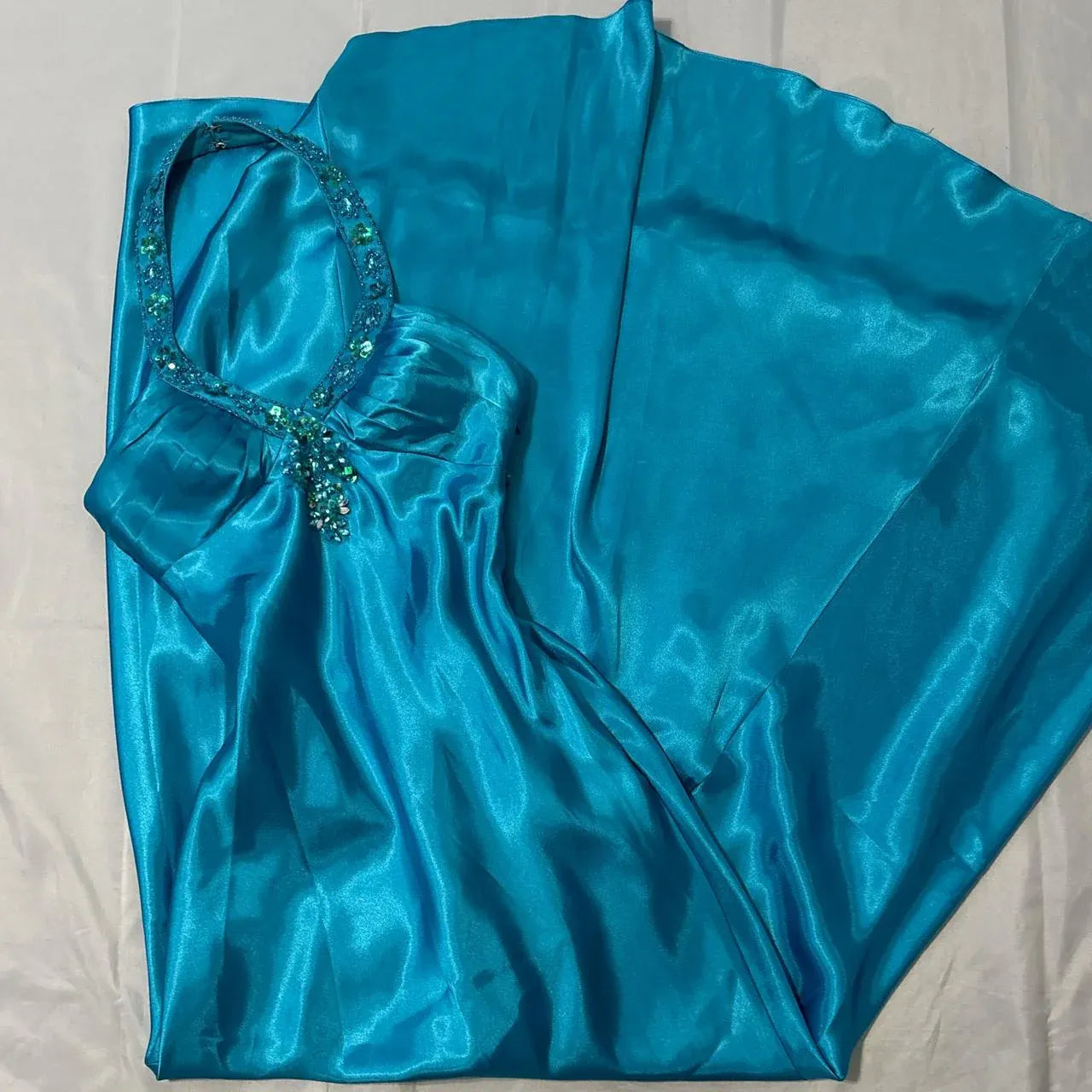 Vintage A-Line Halter Neck Sleeveless Pleated Satin Floor-Length Prom Dress