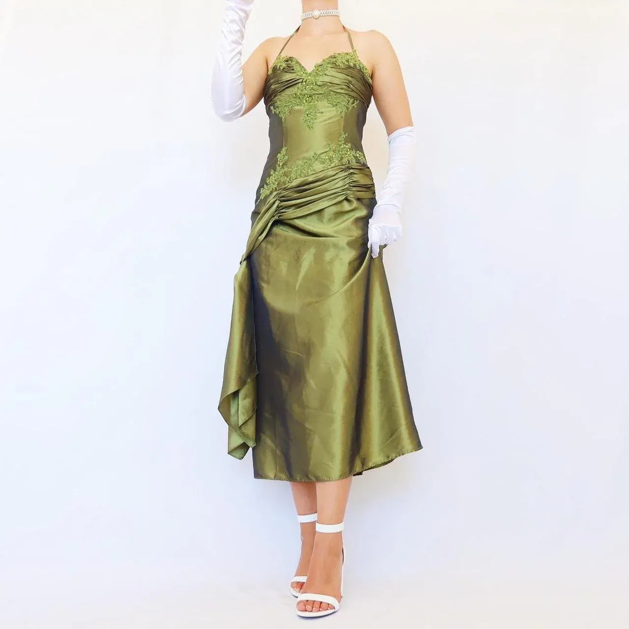 Vintage A-Line Halter Neck Sleeveless Pleated Satin Floor-Length Prom Dress