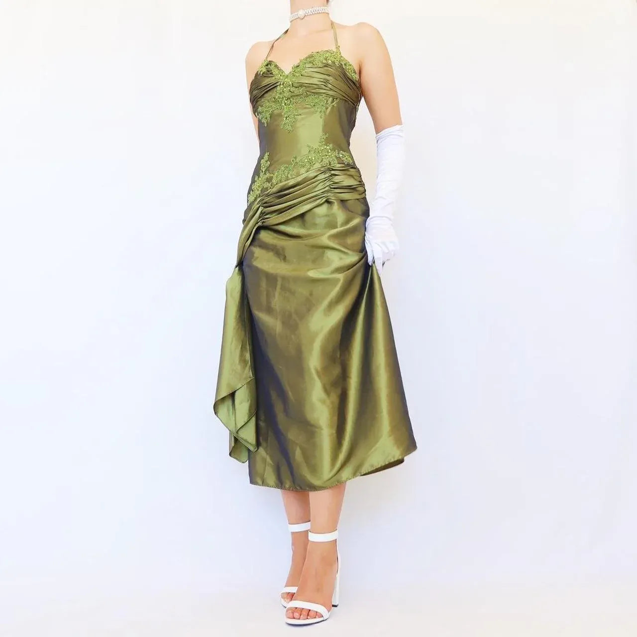 Vintage A-Line Halter Neck Sleeveless Pleated Satin Floor-Length Prom Dress