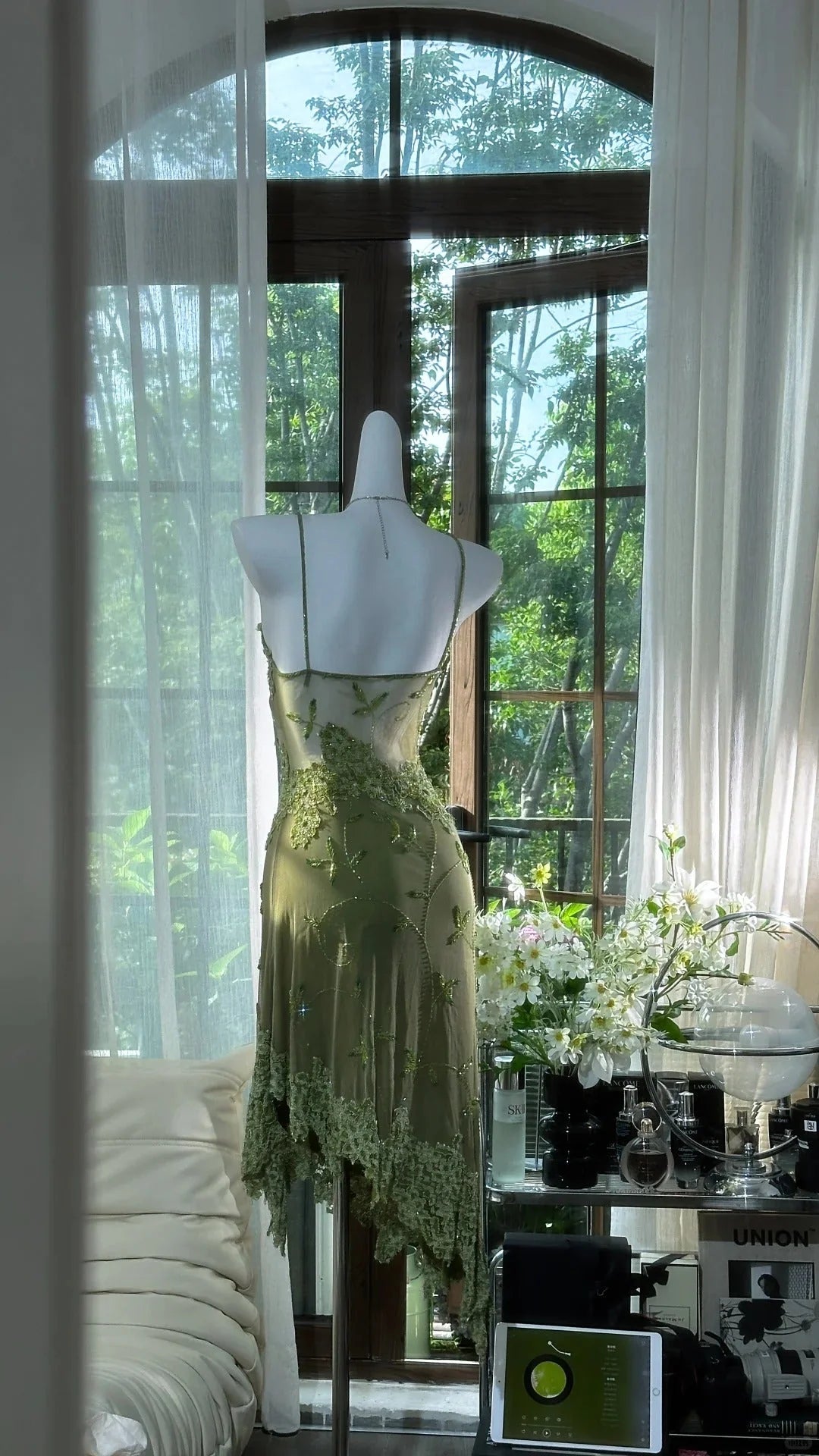 Vintage A-Line/Princess Spaghetti Straps Sleeveless Backless Asymmetrical Hem Prom Dress