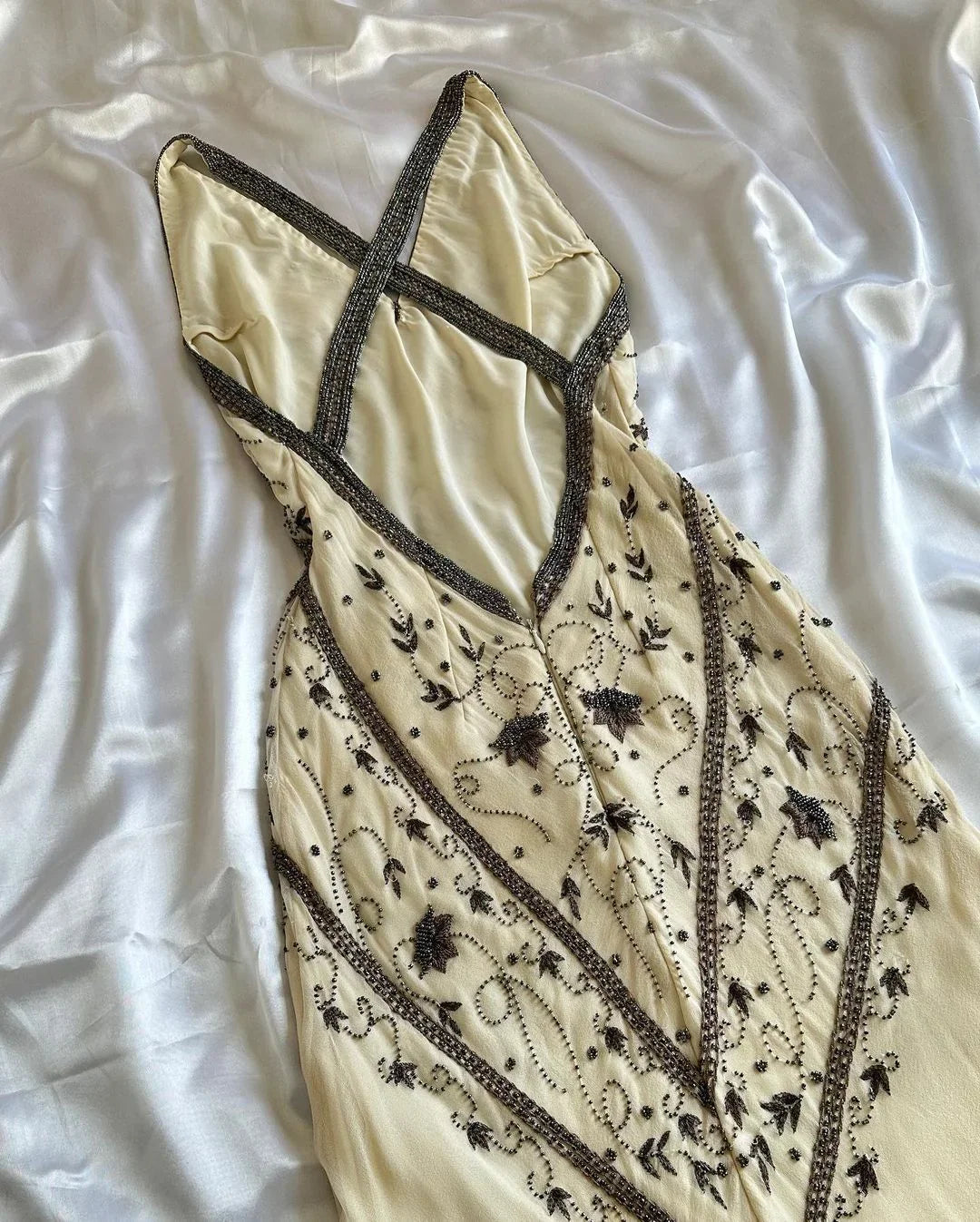 Vintage A Line V Neck Sleeveless Open Back Long Prom Dresses
