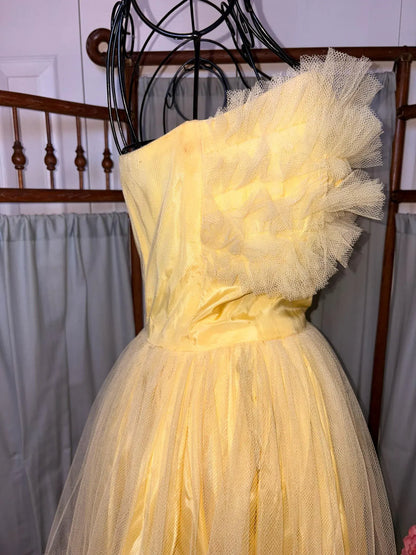 Vintage Lovely A-Line Strapless Tiered Ruffle Party Dress Tulle Yellow Midi Prom Dress