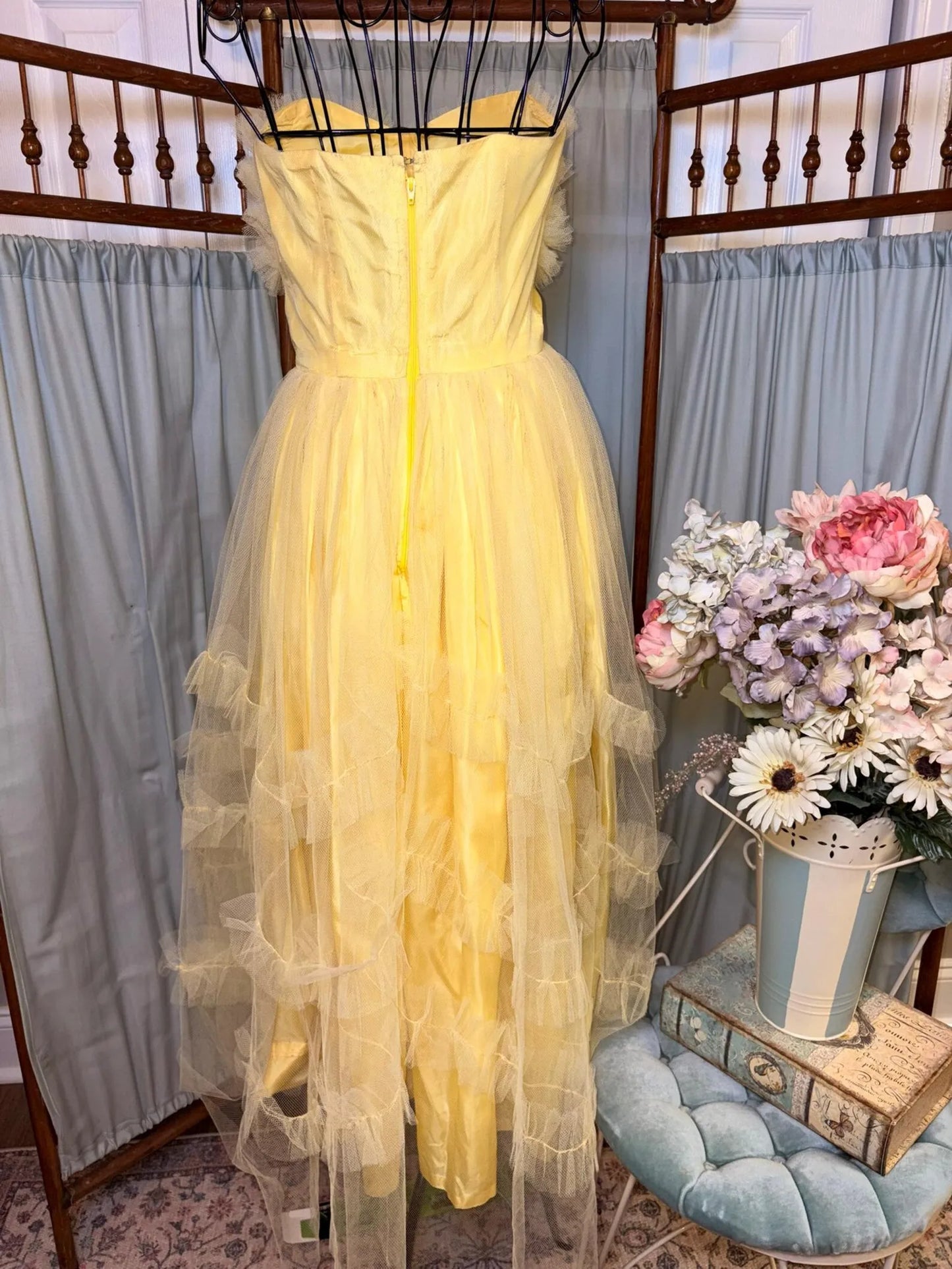Vintage Lovely A-Line Strapless Tiered Ruffle Party Dress Tulle Yellow Midi Prom Dress