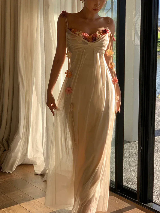 Whimsical A-Line Spaghetti-Strap Floral Tulle Champagne Floor-Length Evening Dress for Women