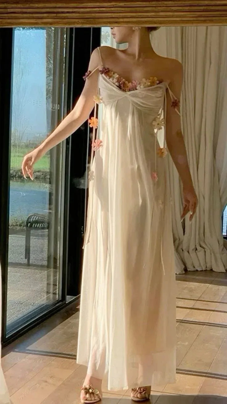 Whimsical A-Line Spaghetti-Strap Floral Tulle Champagne Floor-Length Evening Dress for Women