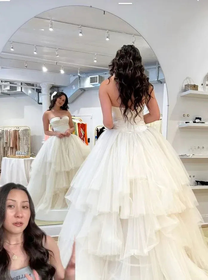 Whimsical Ballgown Strapless Sweetheart Tiered Tulle Ivory Floor-Length Evening Dress for Women