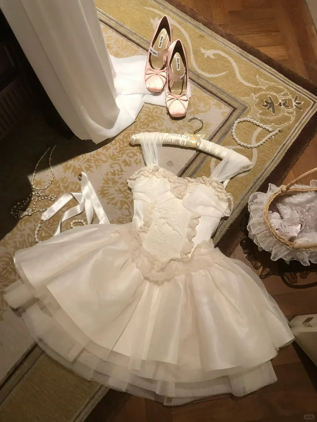 Whimsical A-Line Sweetheart Tiered Ruffle Floral Lace Ivory Short Homecoming Dresses